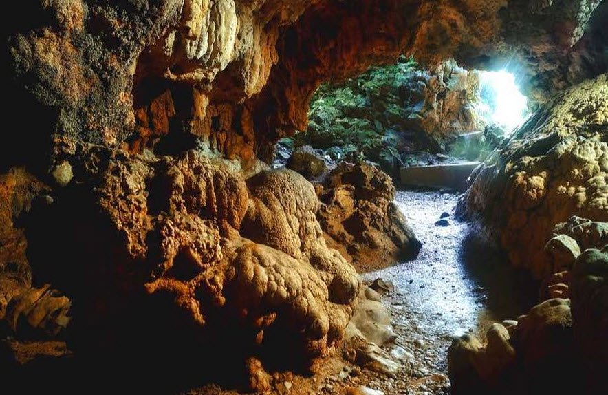 Mawsmai Cave